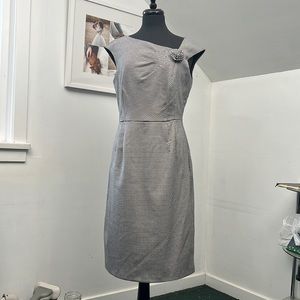 Women’s hounds tooth dress.